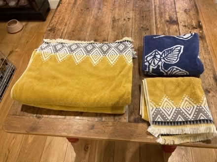 Photo of free 2 Sainsburys Bath Sheet + Hand Towel + Mat (CT21) #1
