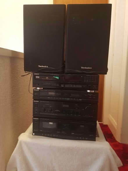 Photo of free Technics unit with two speakers and a Sony CD player (Southport PR9) #1