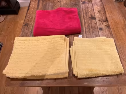 Photo of free 2 Sainsburys Cotton Bath Sheets + 1 Bath Towel + 1 Pink Towel (CT21) #2