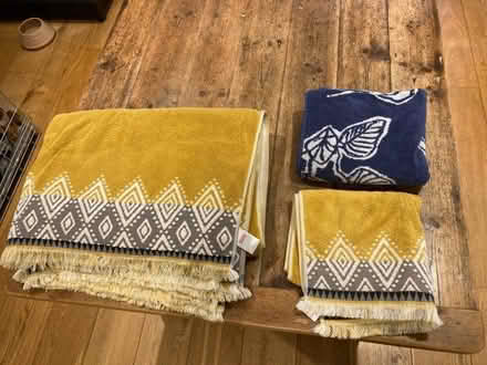 Photo of free 2 Sainsburys Bath Sheet + Hand Towel + Mat (CT21) #2
