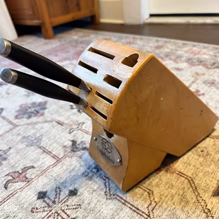 Photo of free Knife block and 2 knives (Arcadia 21214) #2