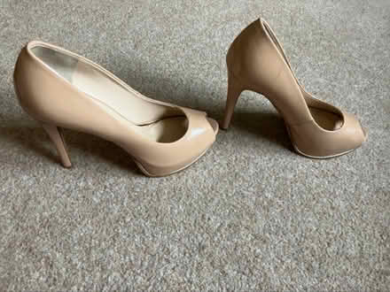 Photo of free Guess cream high heels (Tetbury) #2