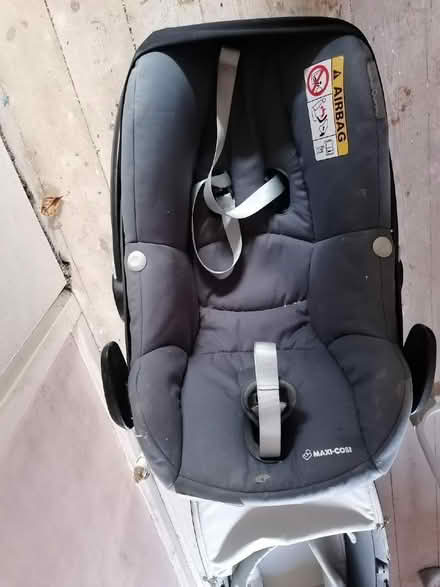 Photo of free maxi cosy car seat (Starbeck HG1) #1