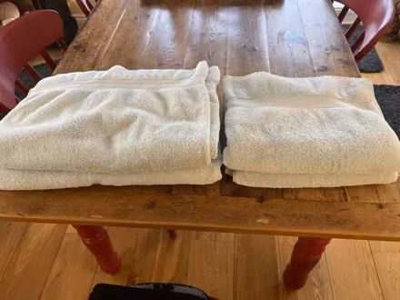 Photo of free 2 Cotton Bath Sheets + 2 Bath Towels Rosebys (CT21) #1