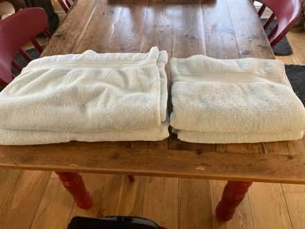 Photo of free 2 Cotton Bath Sheets + 2 Bath Towels Rosebys (CT21) #1