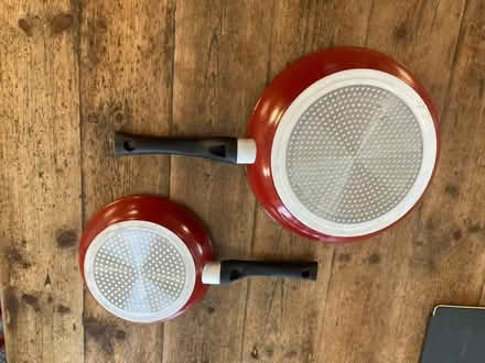 Photo of free 2 Ceramic Coated Frying Pans (CT21) #2