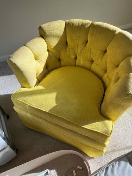 Photo of free 2 chairs (Leisure World 20906) #1