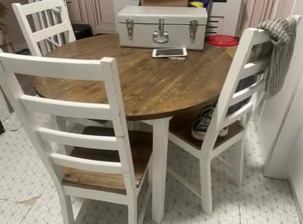 Photo of free 4 seater round dining set (Camberwell, SE5) #1