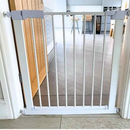 Photo of Child pressure fix stair gate. (Barnston CH61) #1