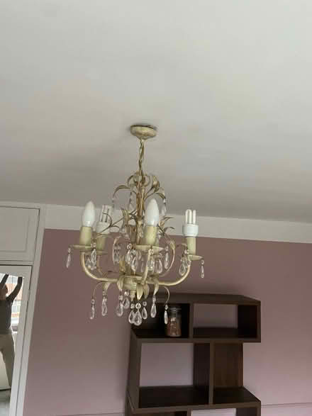 Photo of free Chandelier (GU1) #1