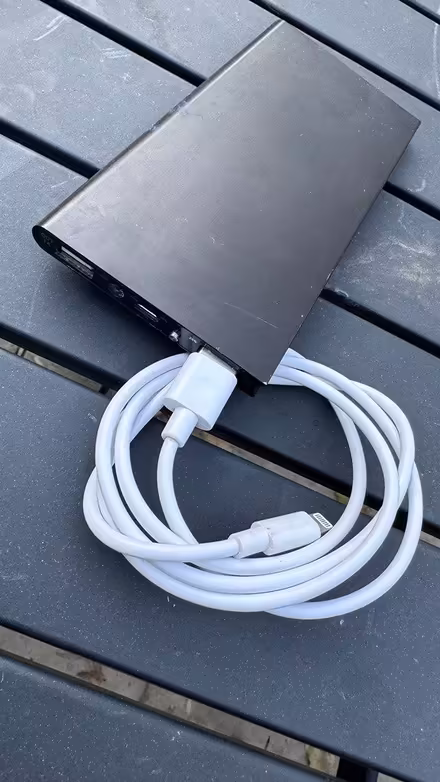 Photo of free lightning/USB charger (Fruitvale between 580/Foothill) #1