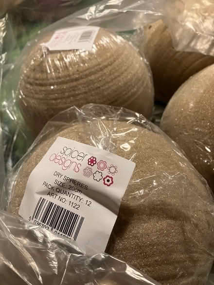 Photo of free 20 cm dry foam balls for dried flowers or Christmas decorati (Rusthall TN4) #1