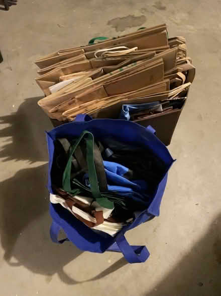 Photo of free Bags & Totes (Geneva (Mill Creek North)) #1