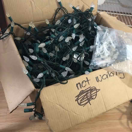 Photo of free 300+ LED white xmas lights fixable? (Kitchener) #1