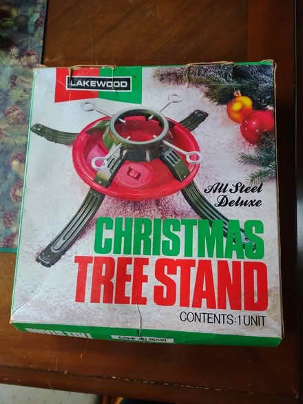 Photo of free Christmas Tree Stand (near Shaws in Groton) #1