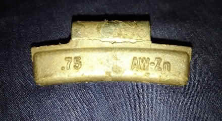 Photo of free 25 gram iron (Fe) & ? weights (Kensington) #2