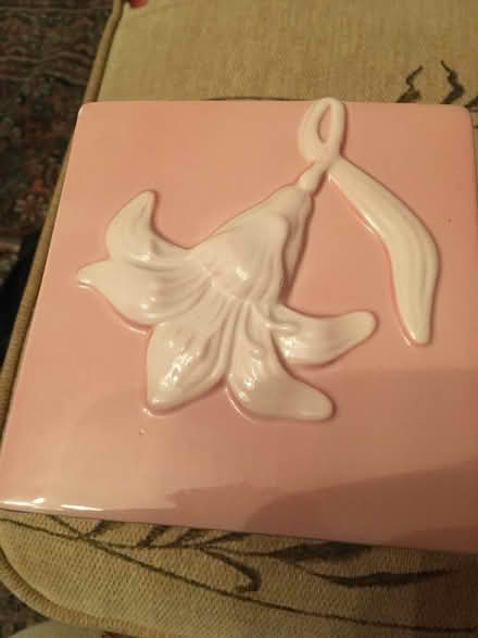 Photo of free Tissue holder (Wivenhoe CO7) #2