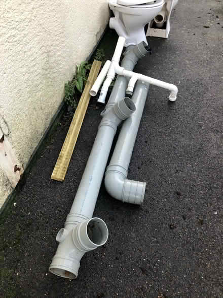 Photo of free 4 loos and pipe work (Merton park SW19) #2