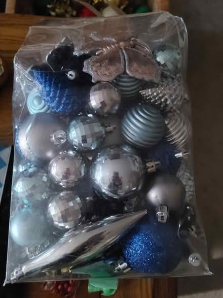 Photo of free Christmas ornaments (Burhamthorpe/Tomken Miss.) #1
