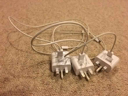 Photo of free Samsung adaptors - white (Purley on Thames RG31) #1