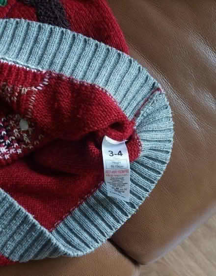 Photo of free Boys/Girls Christmas Jumper 3 - 4 (B32) #2