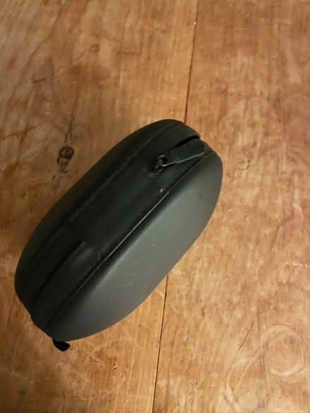 Photo of free Black Beats headphones case (CB4) #4