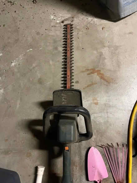 Photo of free Hedge trimmer (Cumberland neighborhood) #1