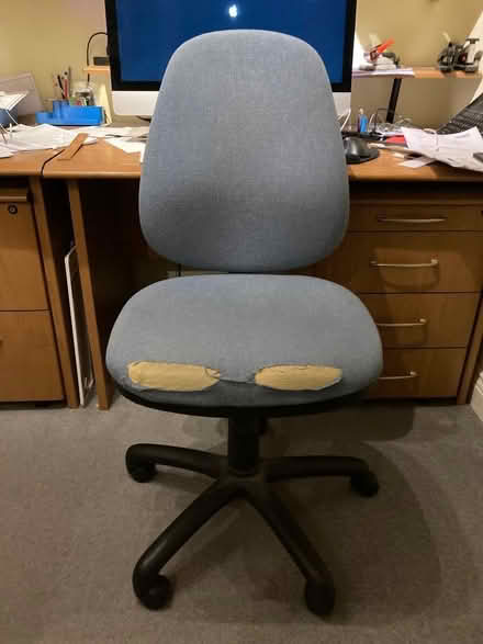 Photo of free Swivel office chair on wheels (Edlesborough LU6) #1