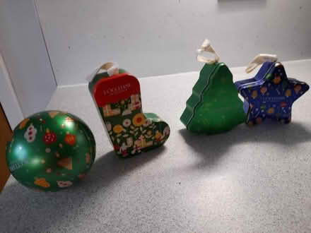 Photo of free 4 Decorative Christmas Tins (Priorslee TF2) #1