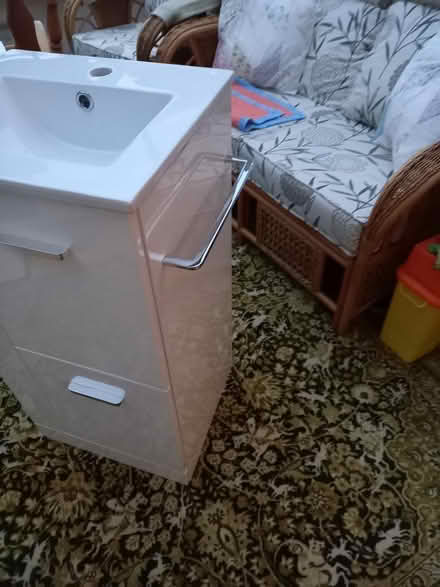 Photo of free Basin unit (Chilton OX11) #2