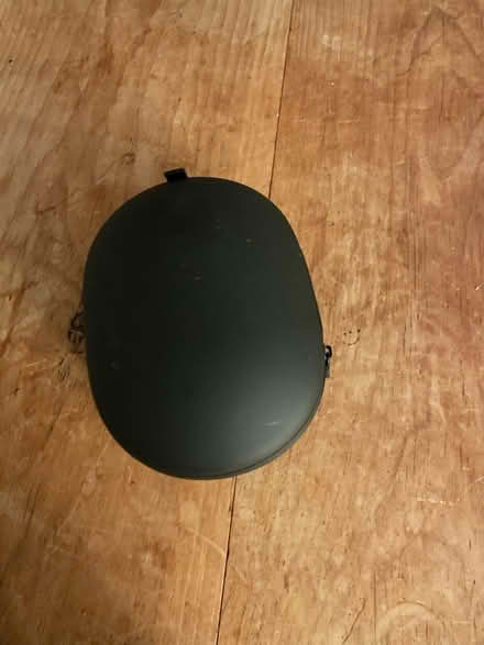 Photo of free Black Beats headphones case (CB4) #1