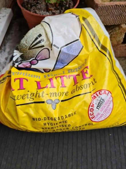 Photo of free Cat litter (melksham SN12) #1