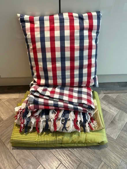 Photo of free Assorted Bedding, throws, cushions (Hartley DA3) #3