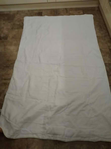 Photo of free two clean lightweight single duvets . (North Hinksey OX2) #2