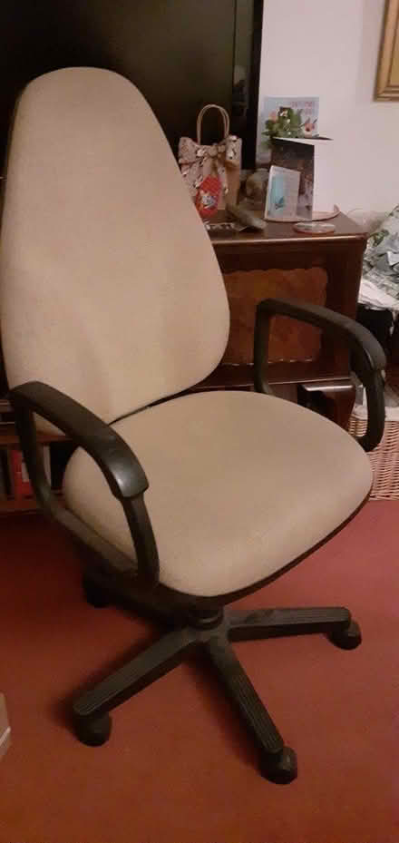 Photo of free Swivel office chair (GU3) #3
