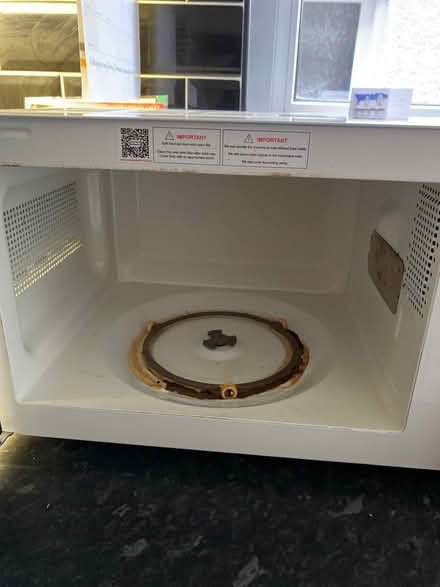 Photo of free Microwave (South Croydon) #3