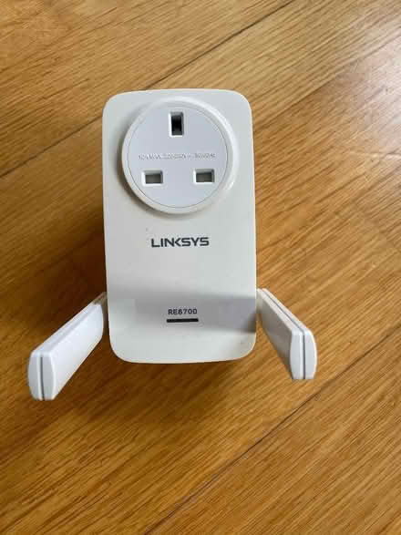 Photo of free LINSYS RE6700 wireless Wi-Fi range booster (Hendon NW4) #1