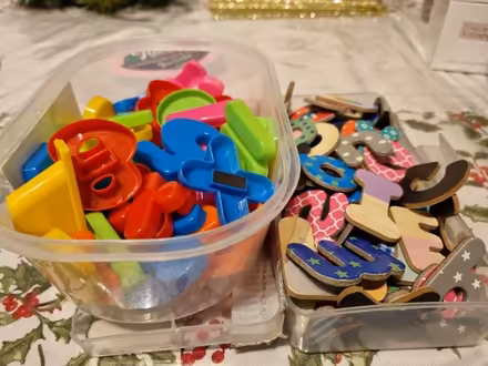 Photo of free Magnetic letters and numbers (Woodley RG5) #1