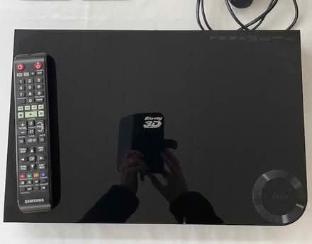 Photo of free Samsung 3D Blu Ray Player (Husbands Bosworth LE17) #1