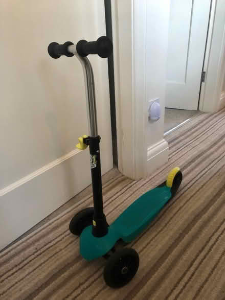 Photo of free Adjustable 3 wheel children’s scooter (North Hinksey OX2) #3