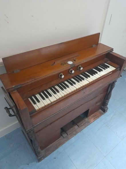 Photo of free harmonium (Depford SE8) #2