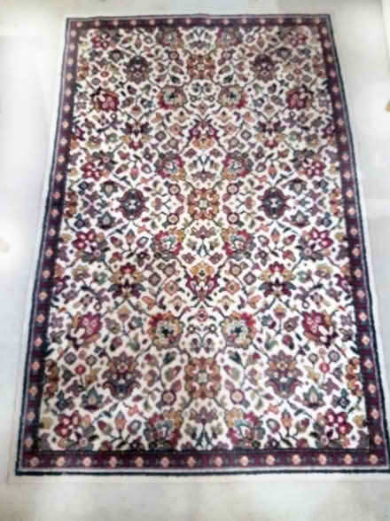 Photo of free Axmor Axminster medium rug, multi-coloured wool/nylon (Sprowston NR3) #1