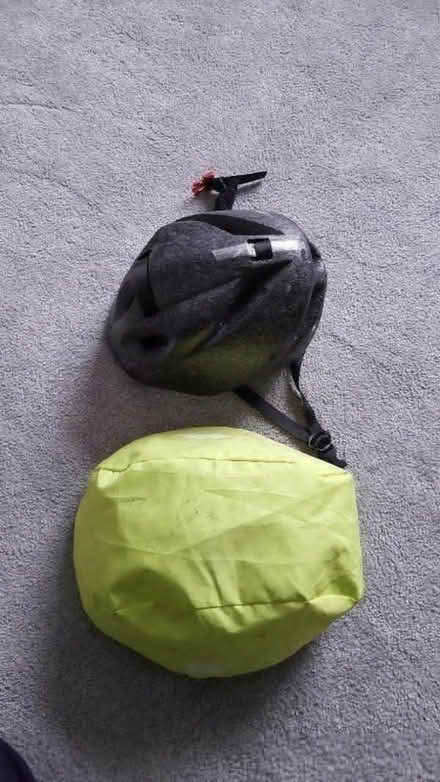 Photo of free child cycle helmet (Eden Park) #1