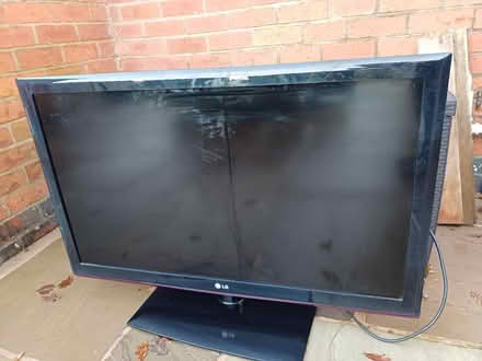 Photo of free Flat screen tv (DE5 Codnor) #1