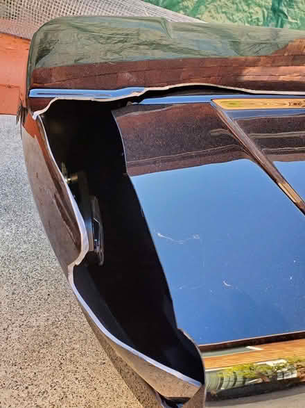 Photo of free Thule Motion XT L with hole (downtown Pleasant Hill) #1