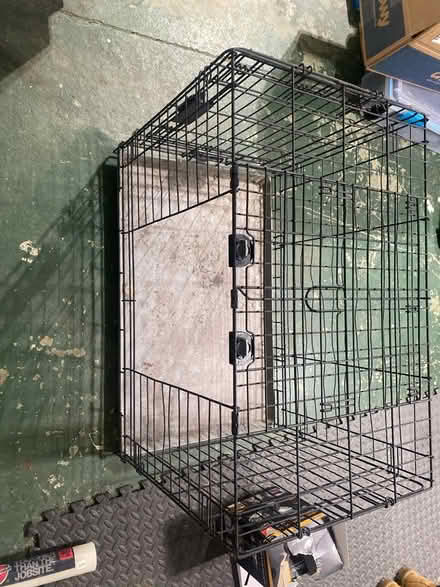 Photo of free Medium size kennel (Brunswick, MD) #1
