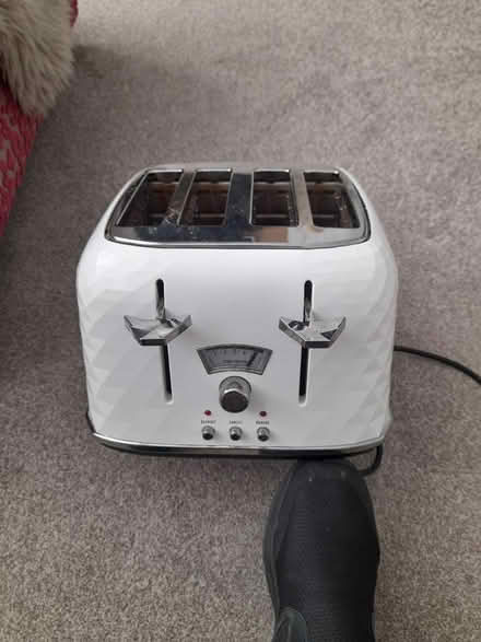 Photo of free 4 slice toaster (Birmingham -water orton) #1