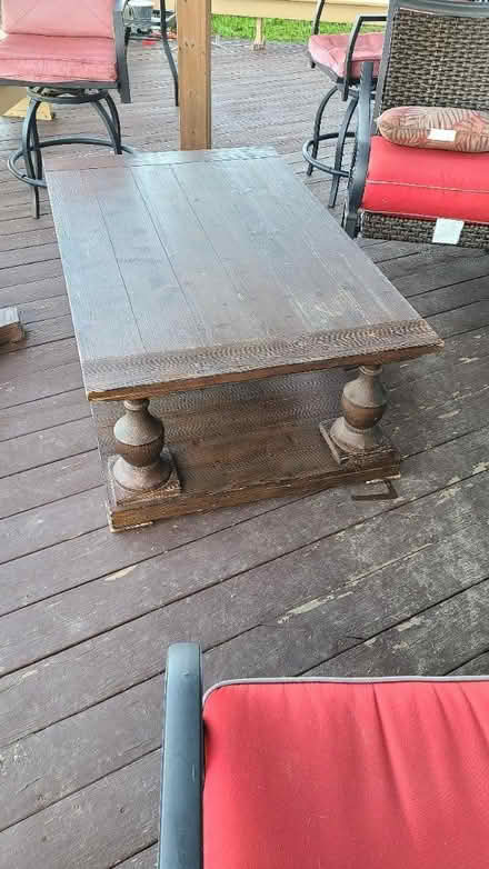 Photo of free Coffee and small round end table (Port Jefferson) #3