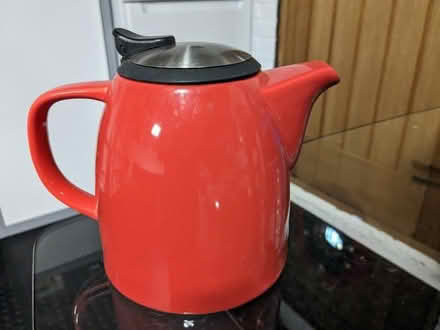 Photo of free Kettle & Tea pot (Frimley Green GU16) #1