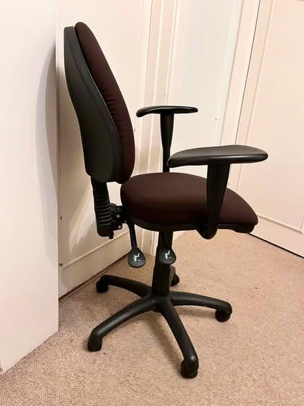 Photo of free Office desk chair (HG2) #1